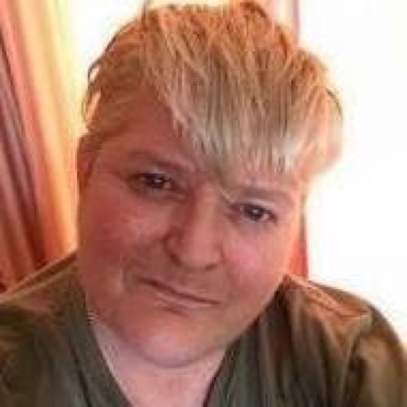 Meet your Posher, Sue - Picture 1 of 1